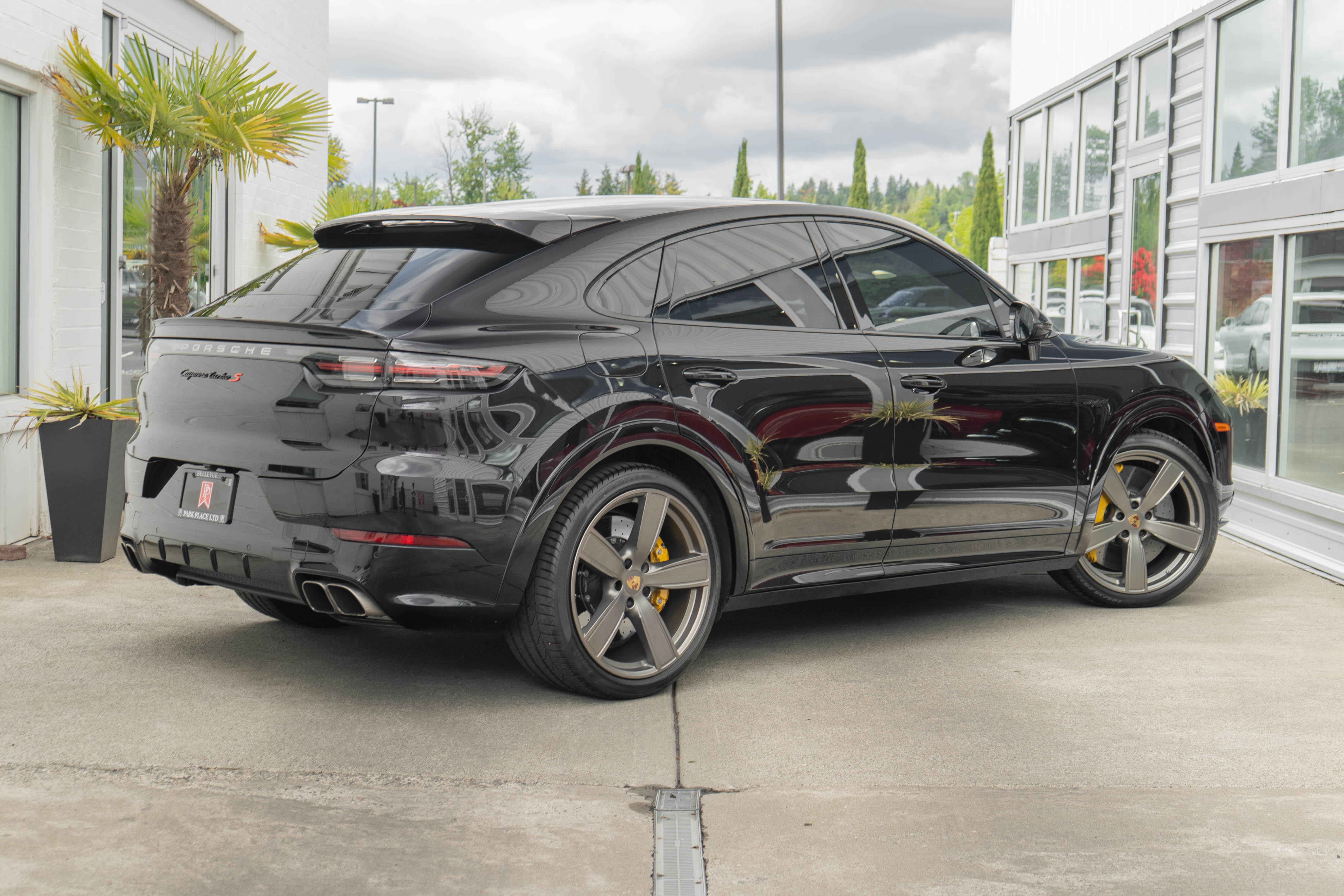 Used 2022 Porsche Cayenne Turbo S AWD/4WD image 7