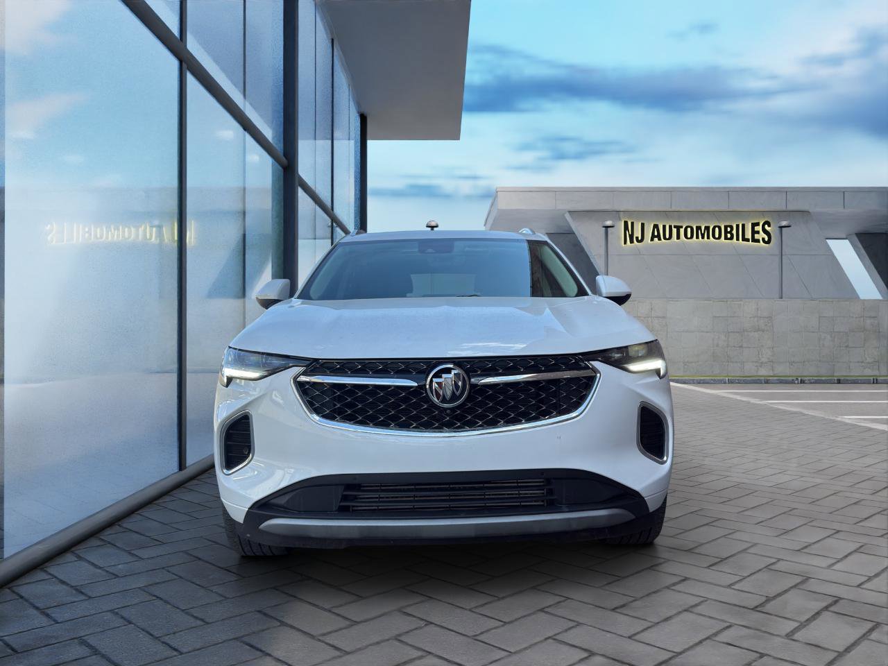 Used 2023 Buick Envision Avenir AWD/4WD image 2