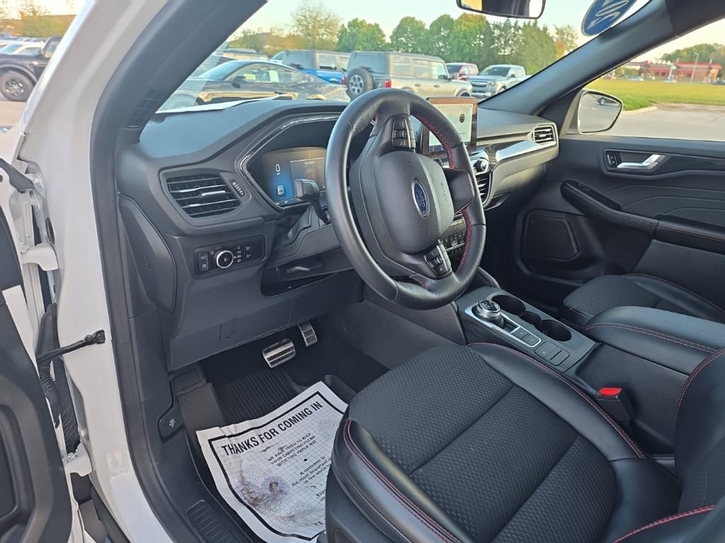 Used 2023 Ford Escape ST-Line Select image 24