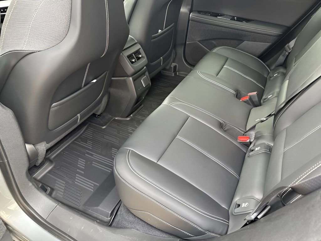 New 2026 Cadillac Optiq Sport 1 w/ LPO, Floor Liner Package AWD/4WD image 20