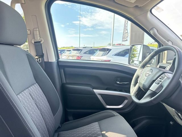Used 2024 Nissan Titan SV w/ SV Convenience Package RWD image 15