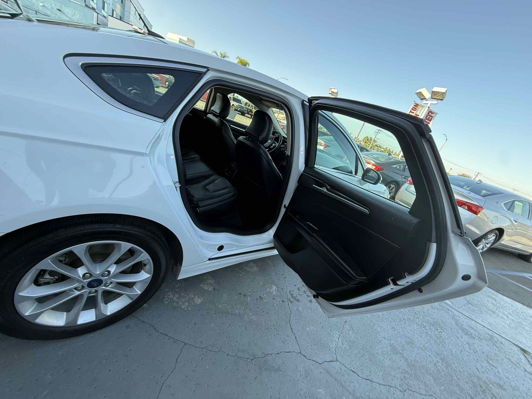 Used 2019 Ford Fusion Energi Titanium FWD image 63