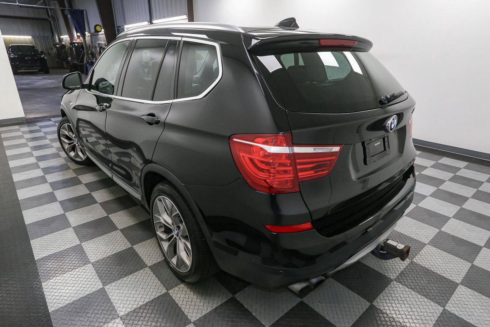 Used 2017 BMW X3 xDrive28i AWD/4WD image 10