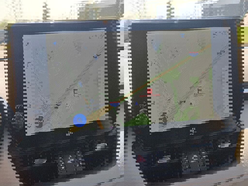 Used 2025 Toyota RAV4 Limited w/ Advanced Technology Package image 28