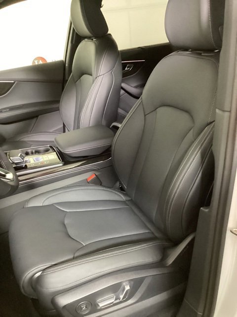 New 2025 Audi Q7 3.0T Prestige image 12