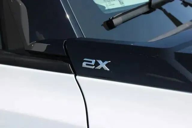 New 2025 GMC Hummer EV 2X image 9