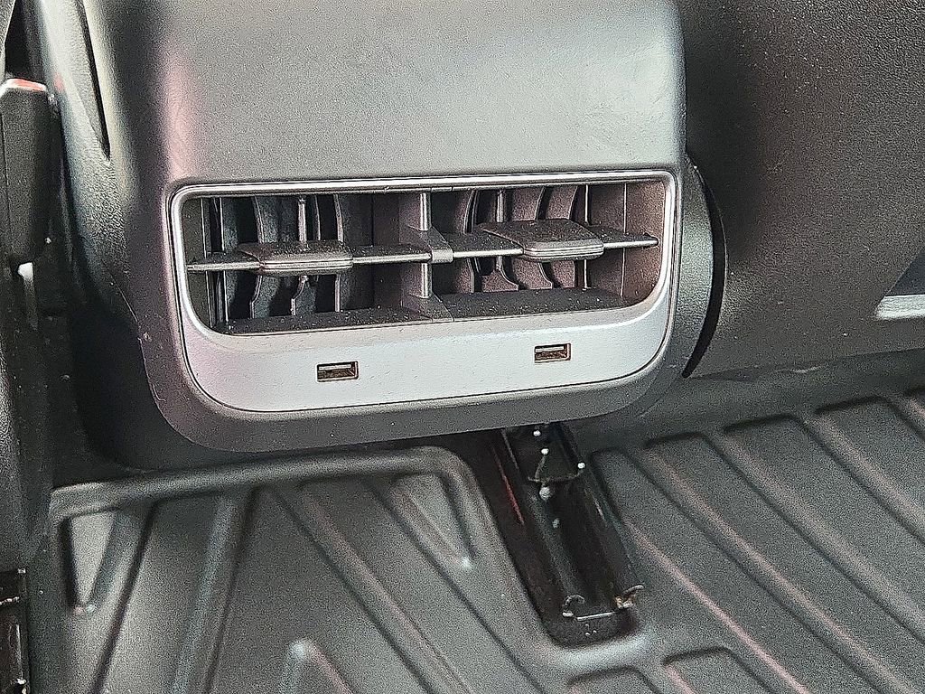 Used 2018 Tesla Model 3 Long Range image 16