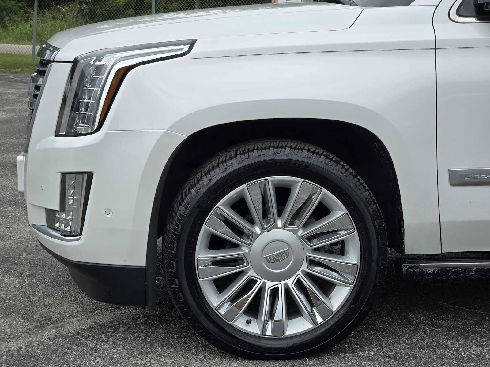 Used 2019 Cadillac Escalade ESV Platinum AWD/4WD image 8