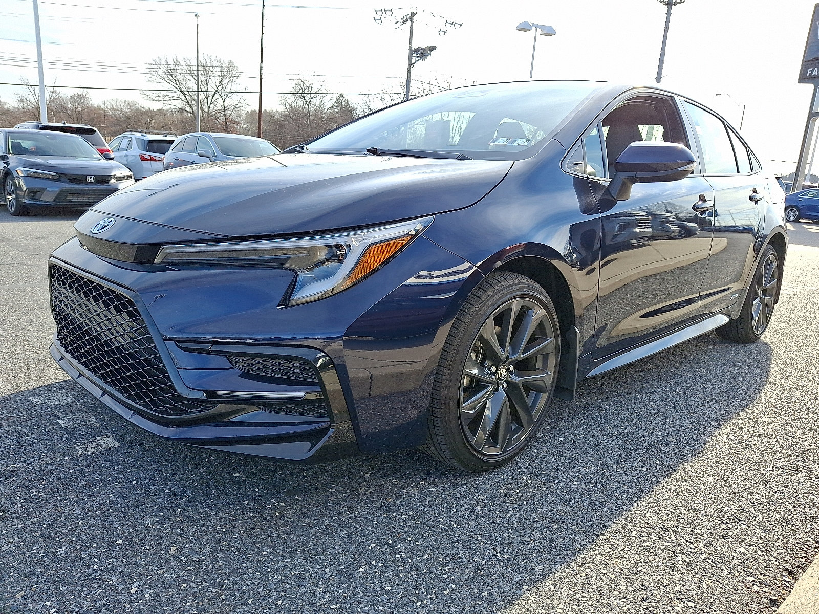 Used 2025 Toyota Corolla SE image 3