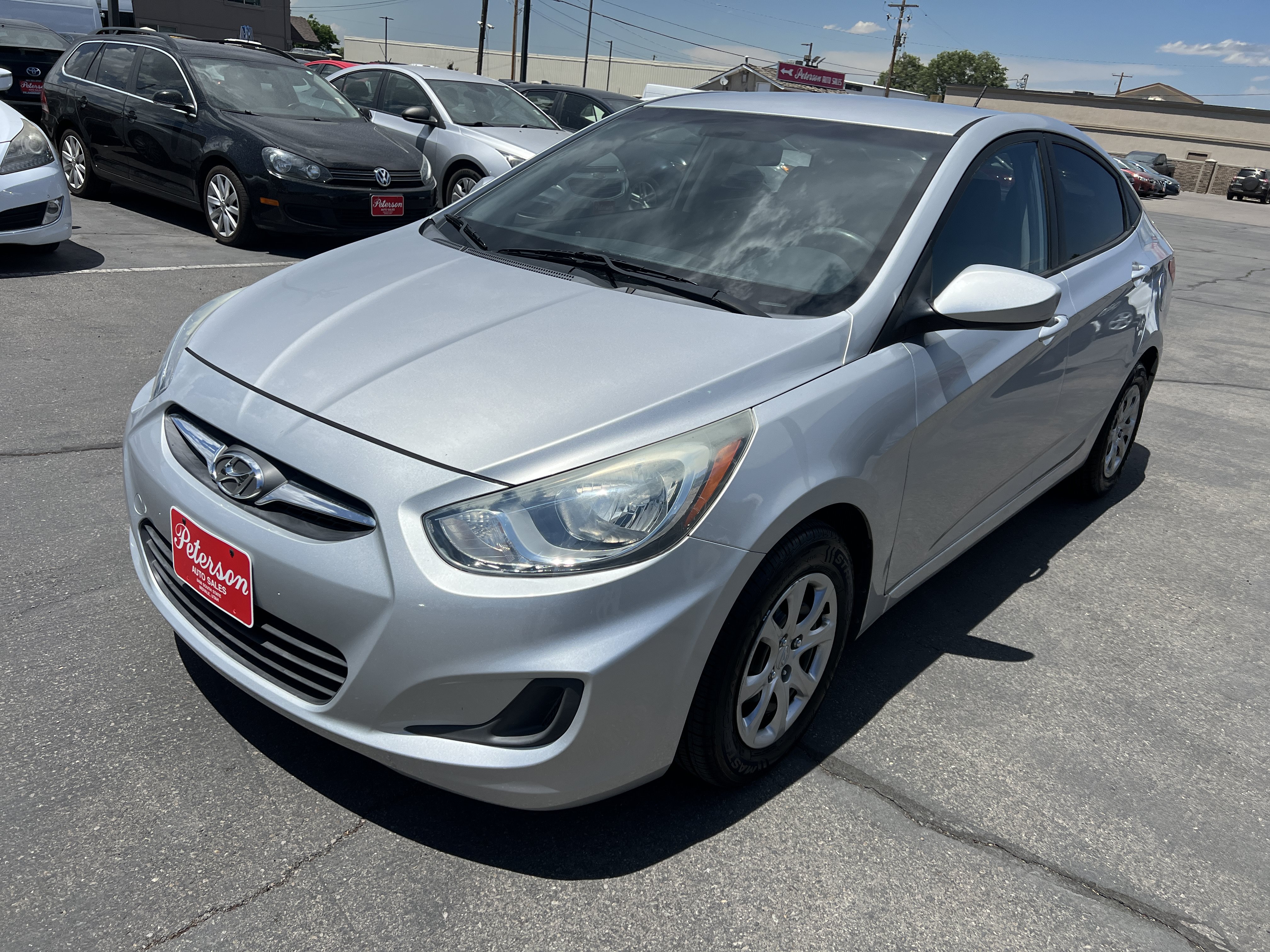 Used 2014 Hyundai Accent GLS FWD image 2