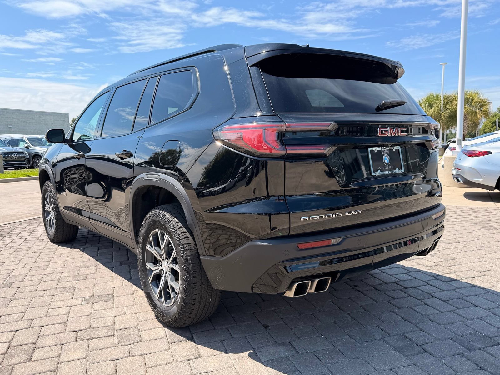 Used 2024 GMC Acadia AT4 w/ Luxury Package AWD/4WD image 10