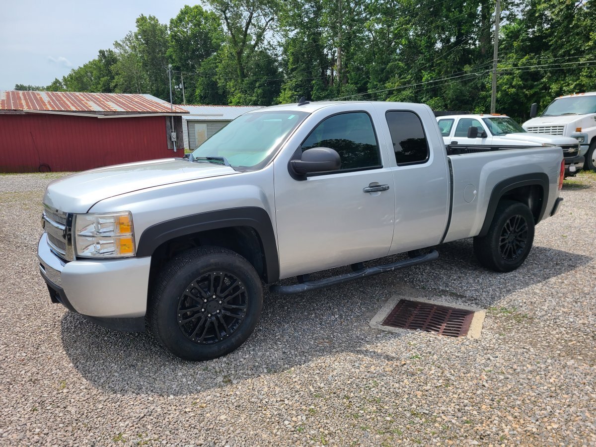 Used 2011 Chevrolet Silverado 1500 LS image 1