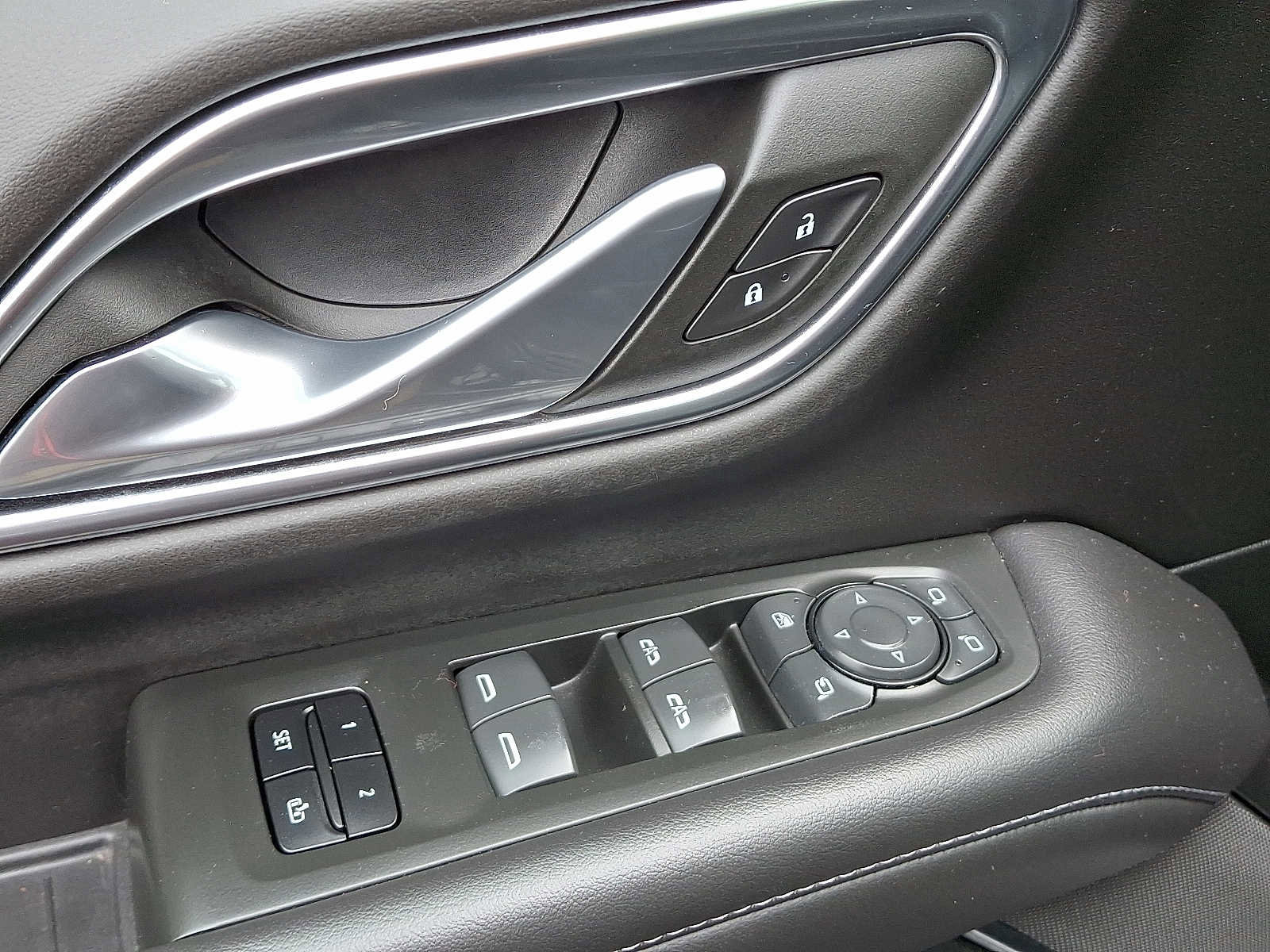 Used 2022 Chevrolet Tahoe Z71 w/ Luxury Package image 15