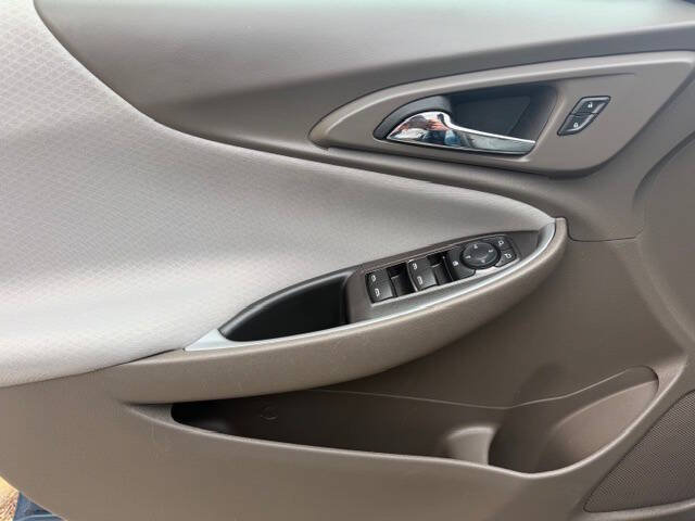 Used 2025 Chevrolet Malibu LT FWD image 9