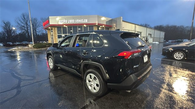 Used 2023 Toyota RAV4 LE image 7