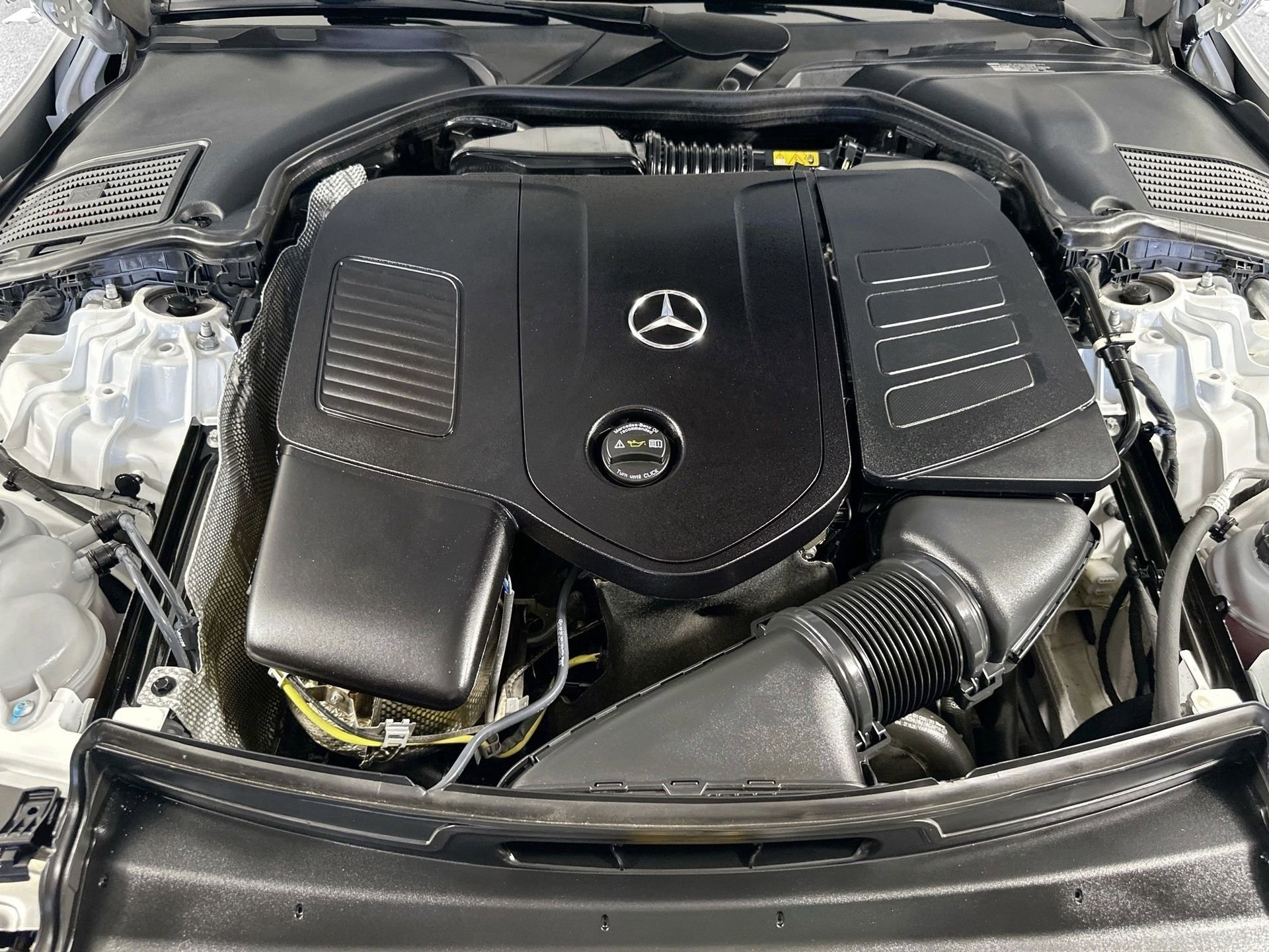Used 2025 Mercedes-Benz C 300 Sedan image 36