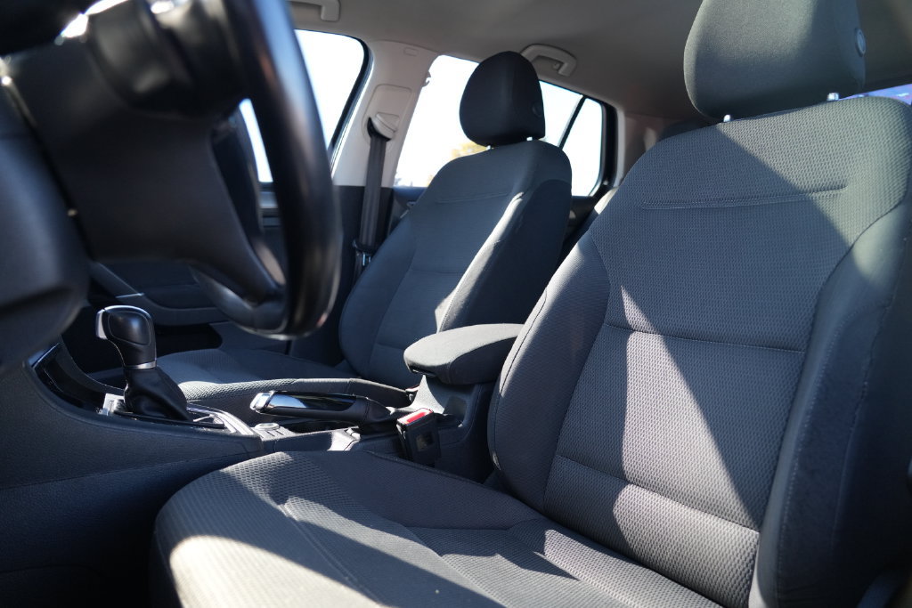 Used 2016 Volkswagen Golf S FWD image 14