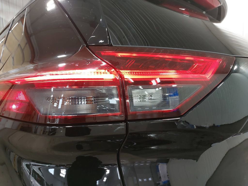 Certified 2025 Nissan Rogue SL image 68