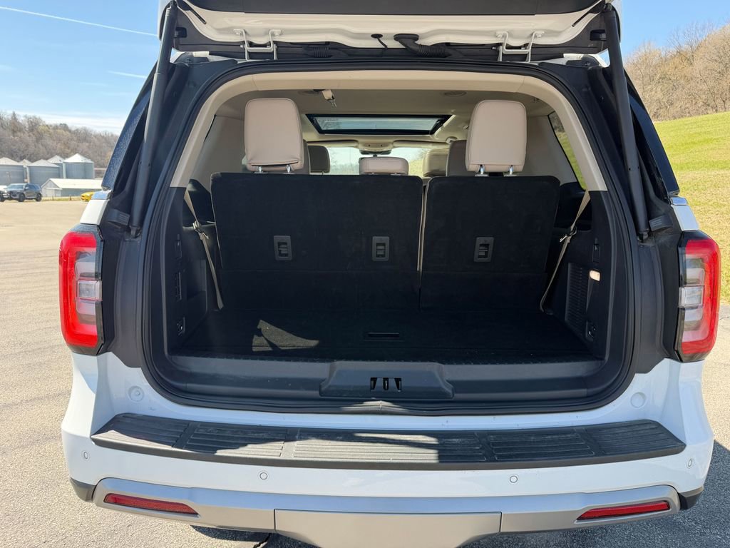 Used 2024 Ford Expedition Limited image 8