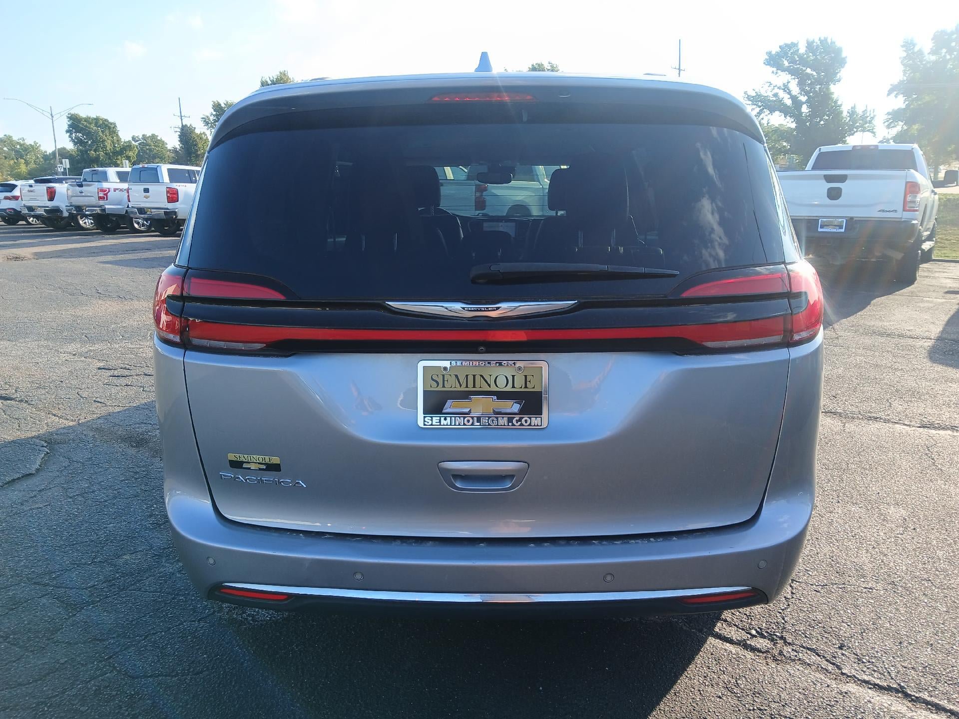 Used 2021 Chrysler Pacifica Touring-L w/ Premium & Safety Sphere Group FWD image 4