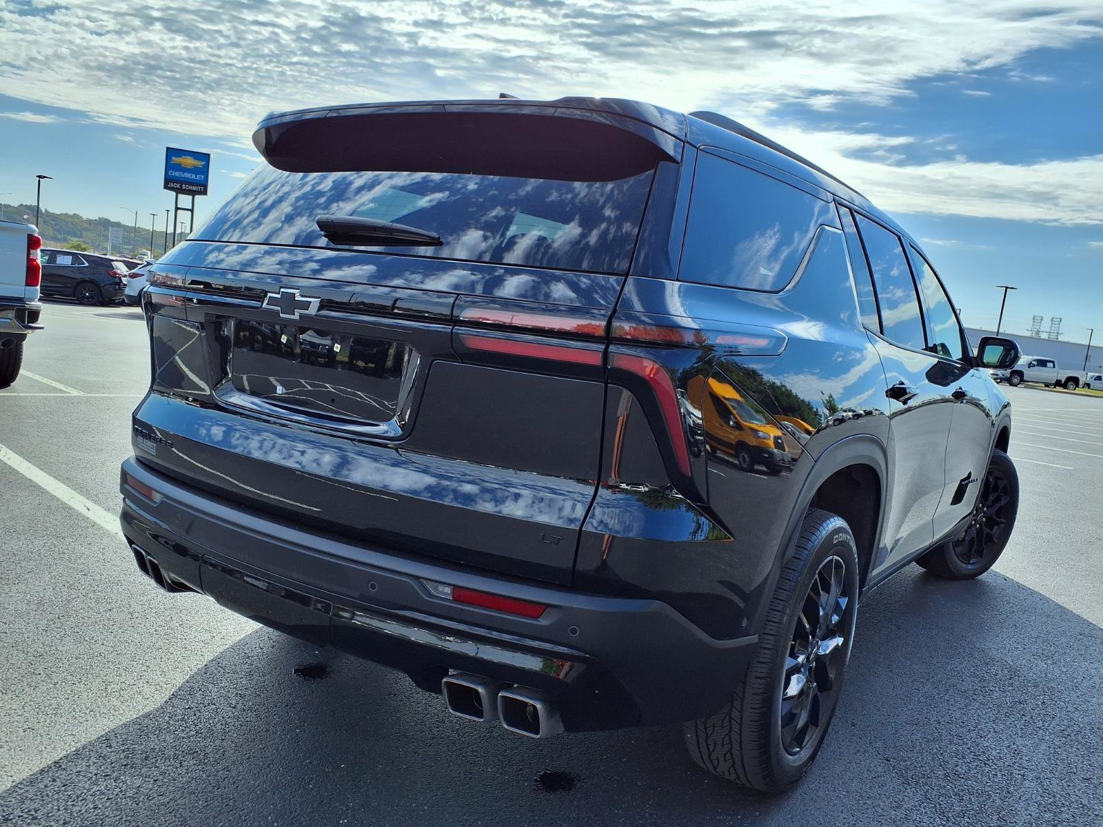 Used 2024 Chevrolet Traverse LT w/ Enhanced Driving Package FWD image 31