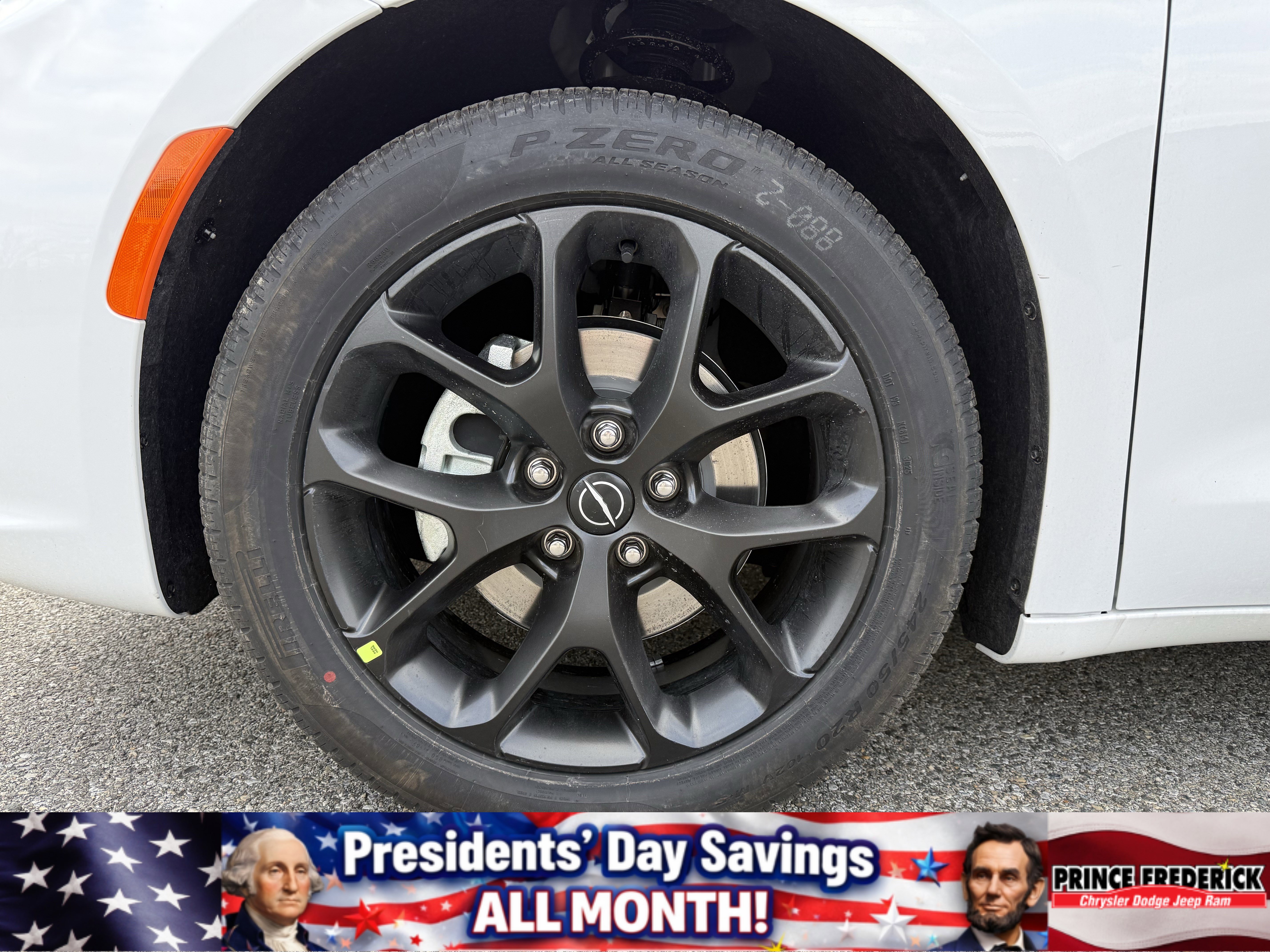 New 2026 Chrysler Pacifica Select image 9