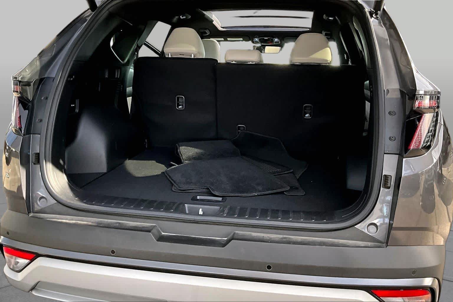 Used 2025 Hyundai Tucson Limited AWD/4WD image 35