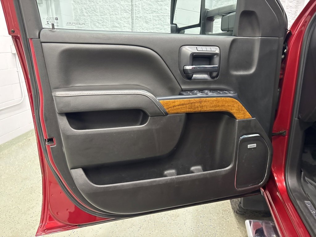 Used 2018 Chevrolet Silverado 2500 High Country image 14