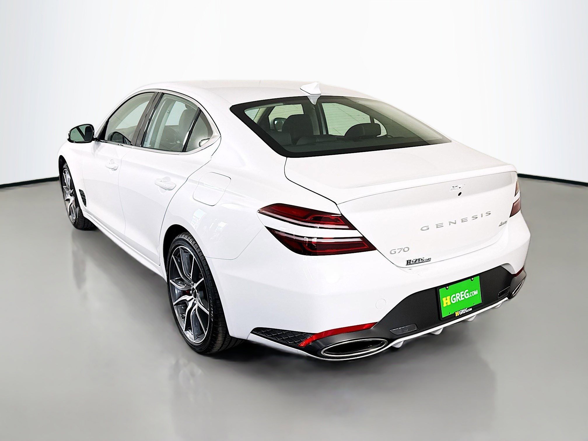 Used 2025 Genesis G70 2.5T image 7