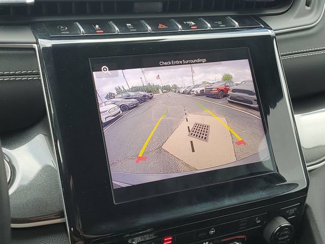 Used 2022 Jeep Grand Cherokee Laredo w/ Luxury Tech Group I AWD/4WD image 16