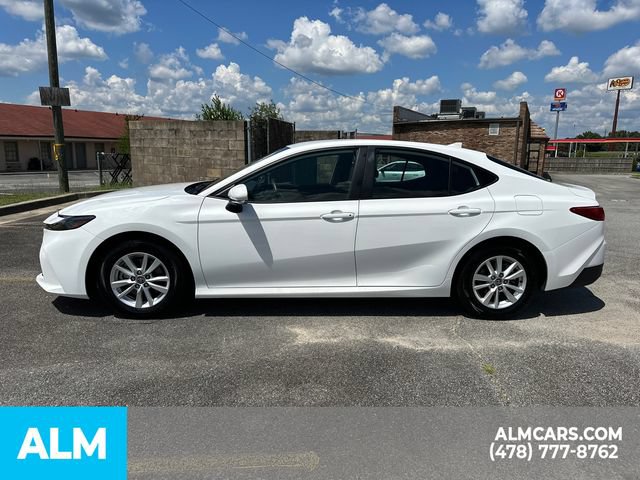 Used 2025 Toyota Camry LE FWD image 9