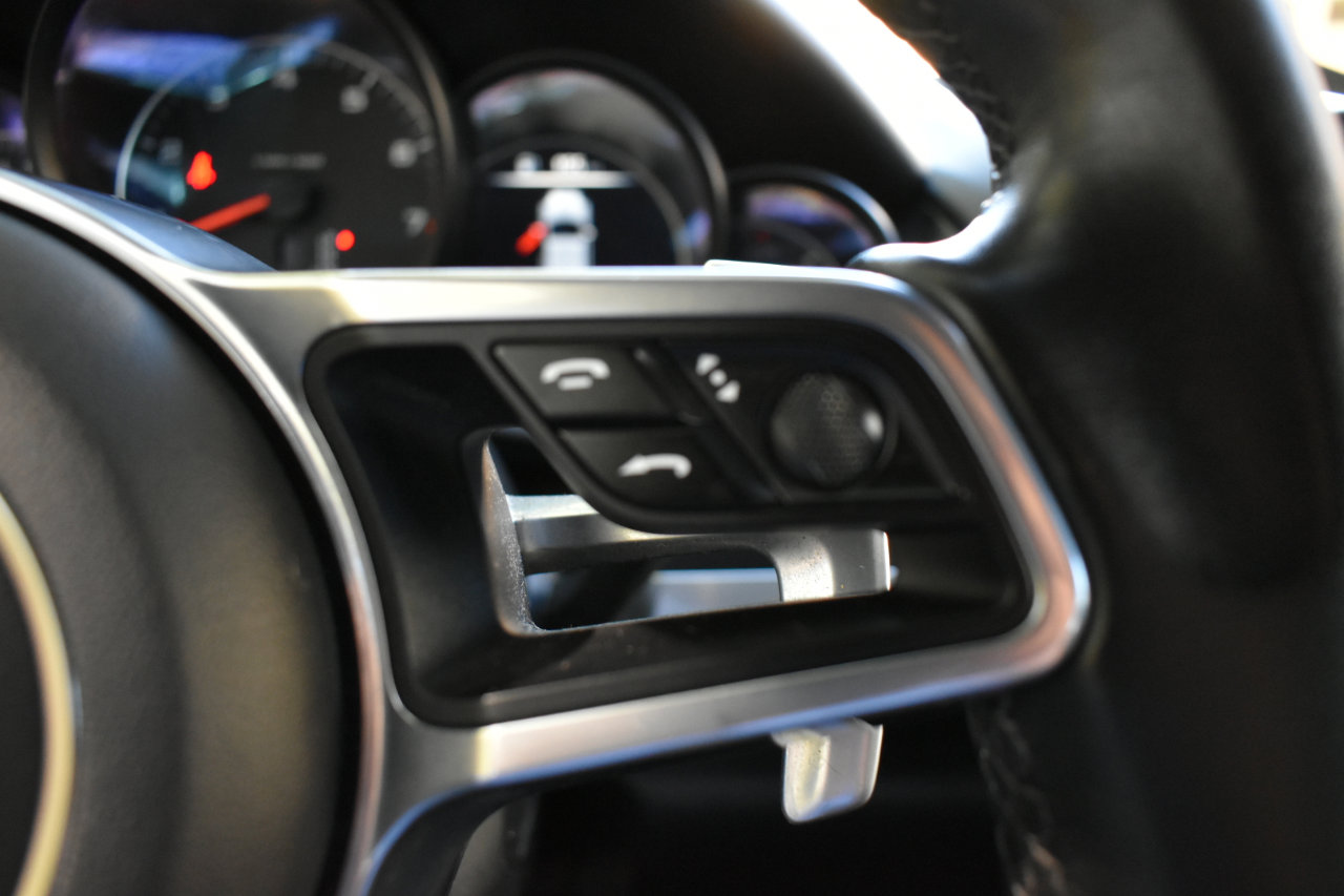 Used 2018 Porsche Cayenne Platinum Edition image 16