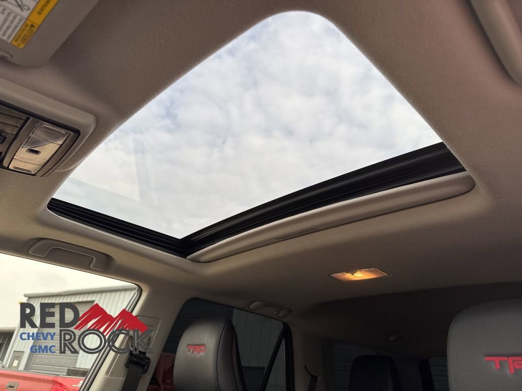 Used 2021 Toyota 4Runner TRD Off-Road Premium w/ Moonroof Package AWD/4WD image 29