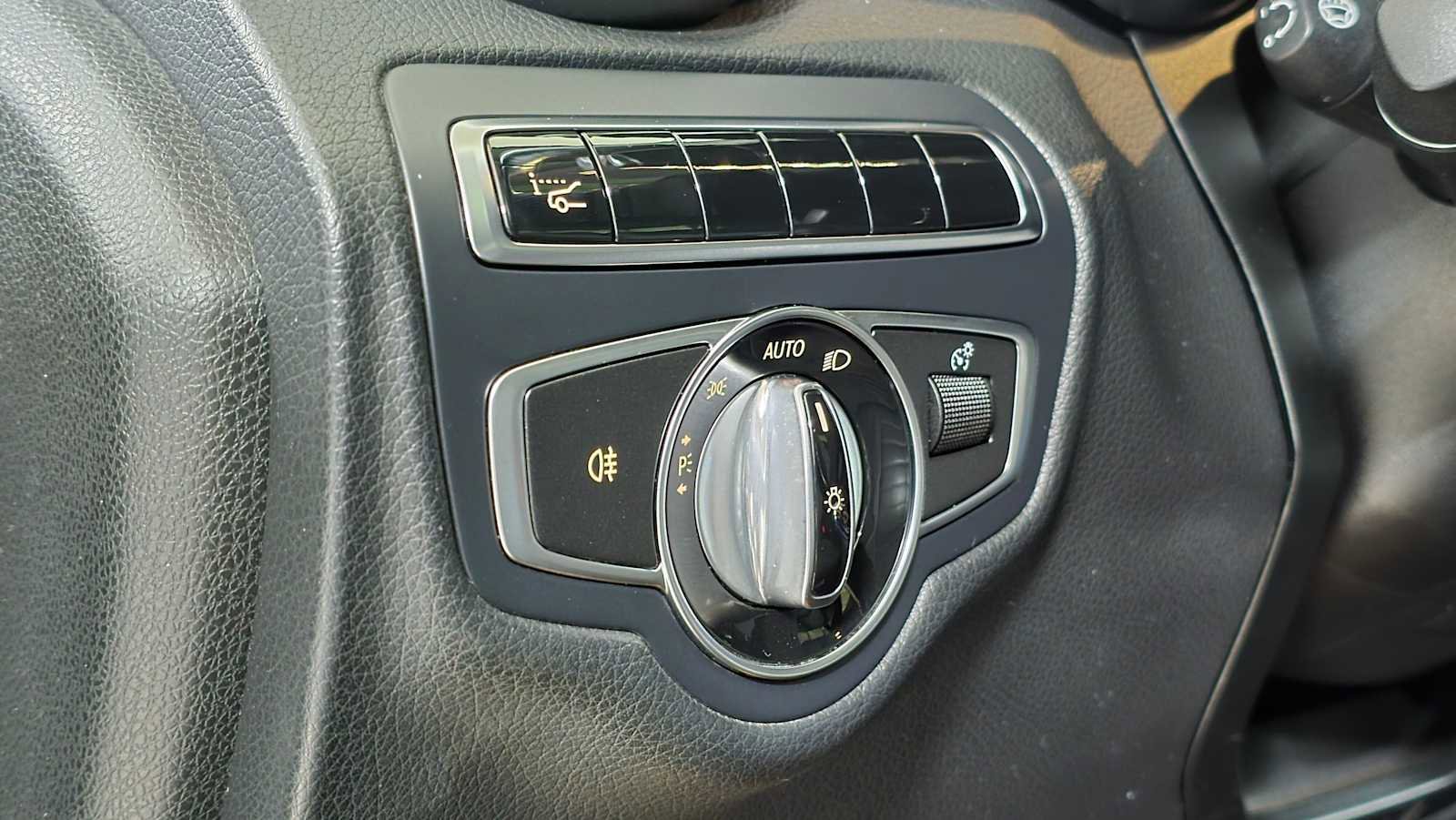 Used 2016 Mercedes-Benz GLC 300 4MATIC image 25