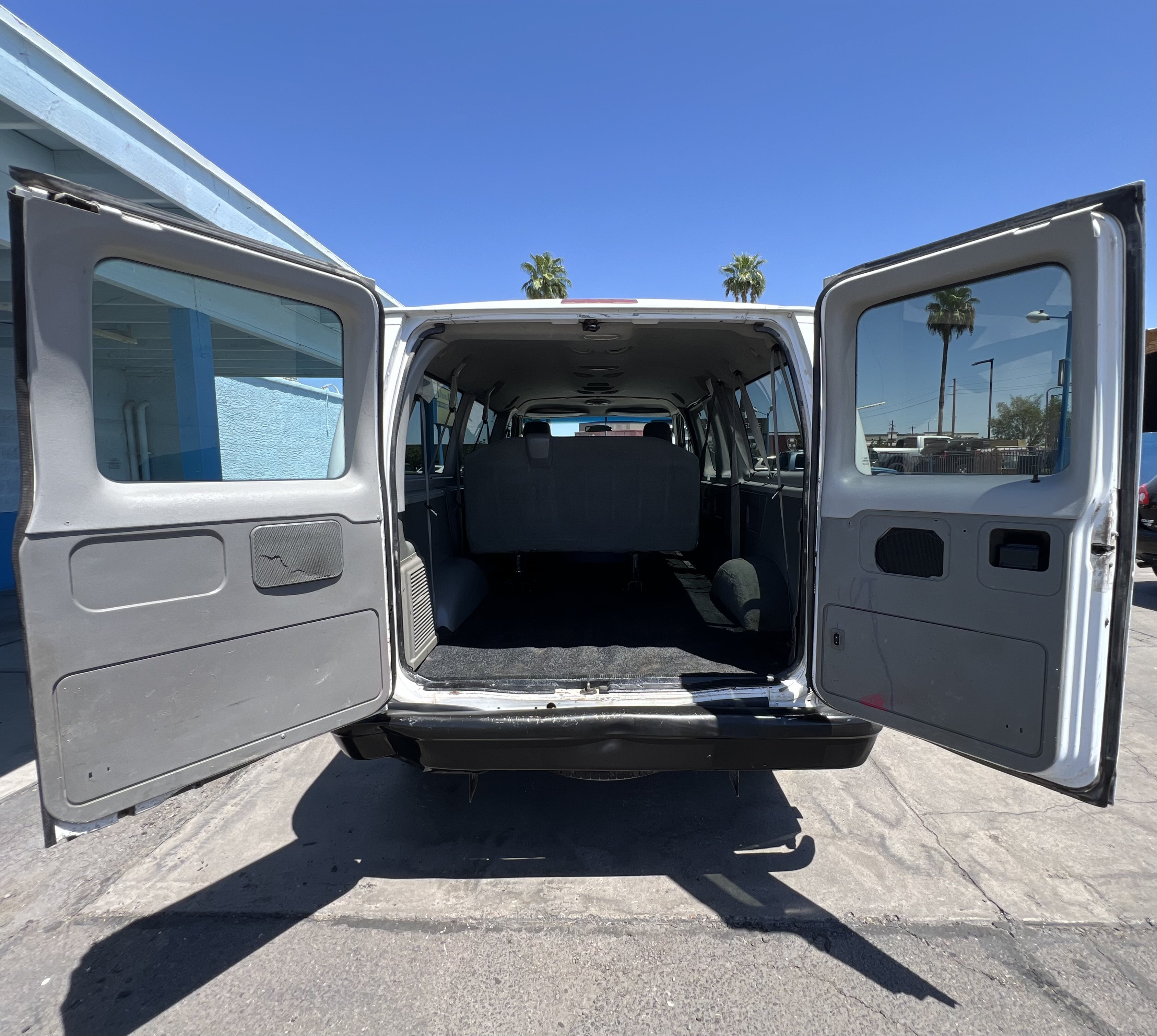 Used 2011 Ford E-150 and Econoline 150 Wagon w/ Interior Upgrade Pkg RWD image 5