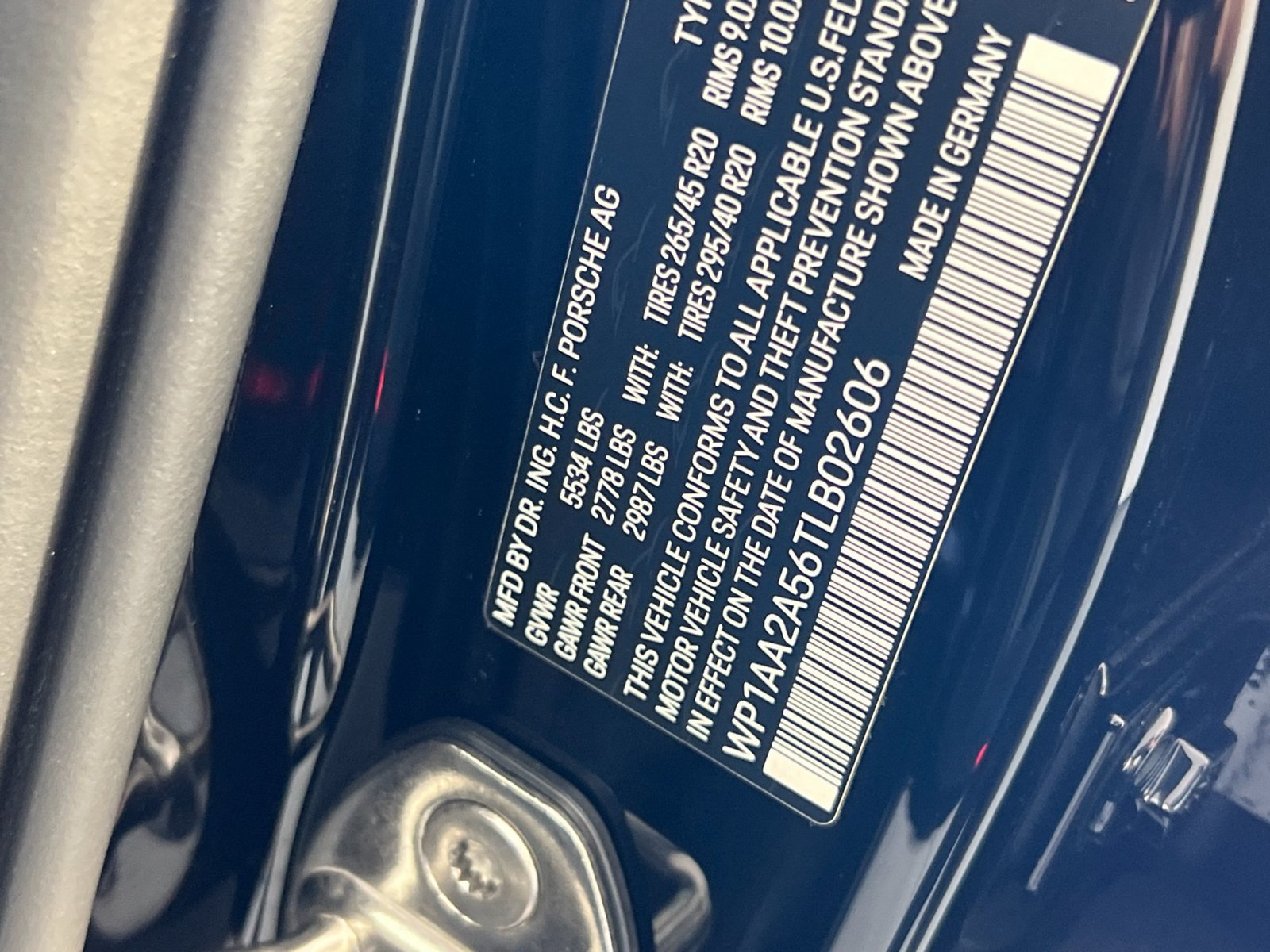 Certified 2026 Porsche Macan AWD/4WD image 34