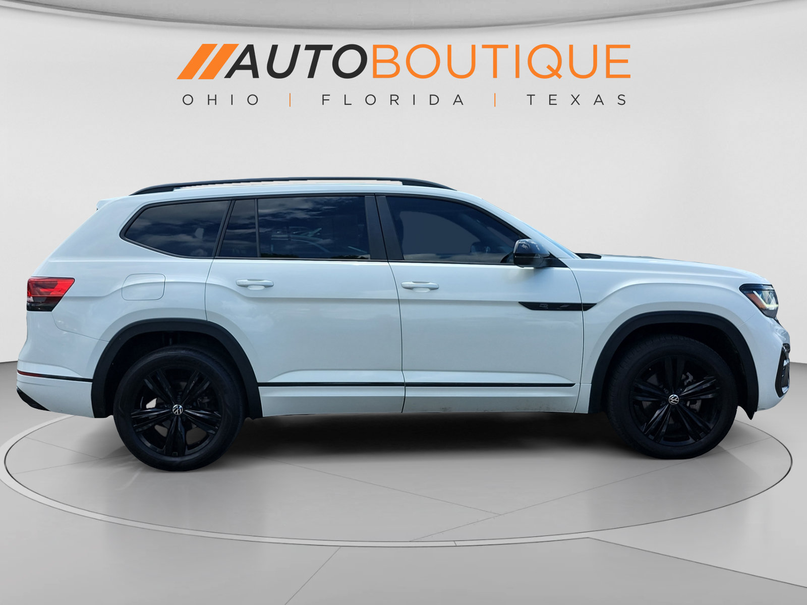 Used 2022 Volkswagen Atlas SEL R-Line AWD/4WD image 6