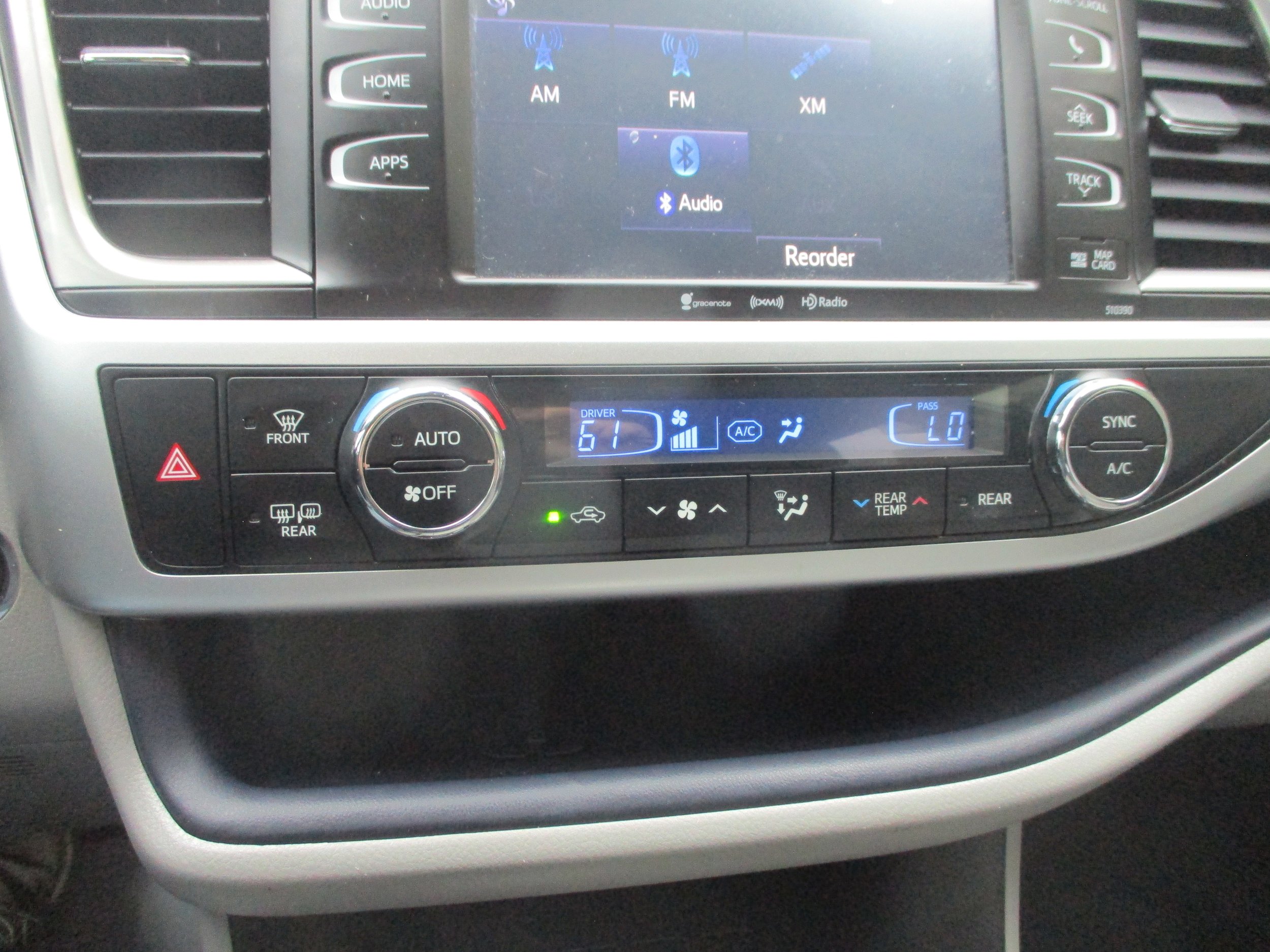 Used 2019 Toyota Highlander XLE FWD image 16