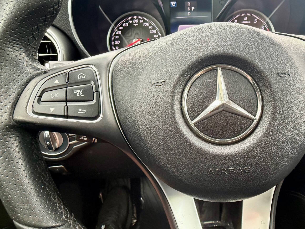 Used 2017 Mercedes-Benz GLC 300 4MATIC image 35