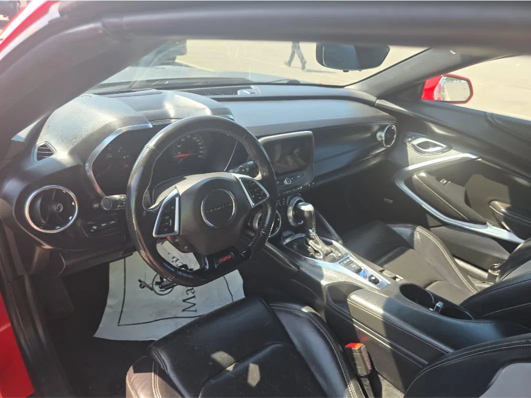 Used 2020 Chevrolet Camaro SS RWD image 3