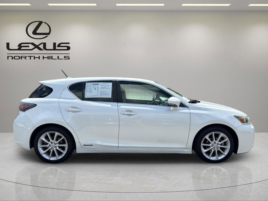 Used 2013 Lexus CT 200h w/ Premium Pkg w/Navigation FWD image 5
