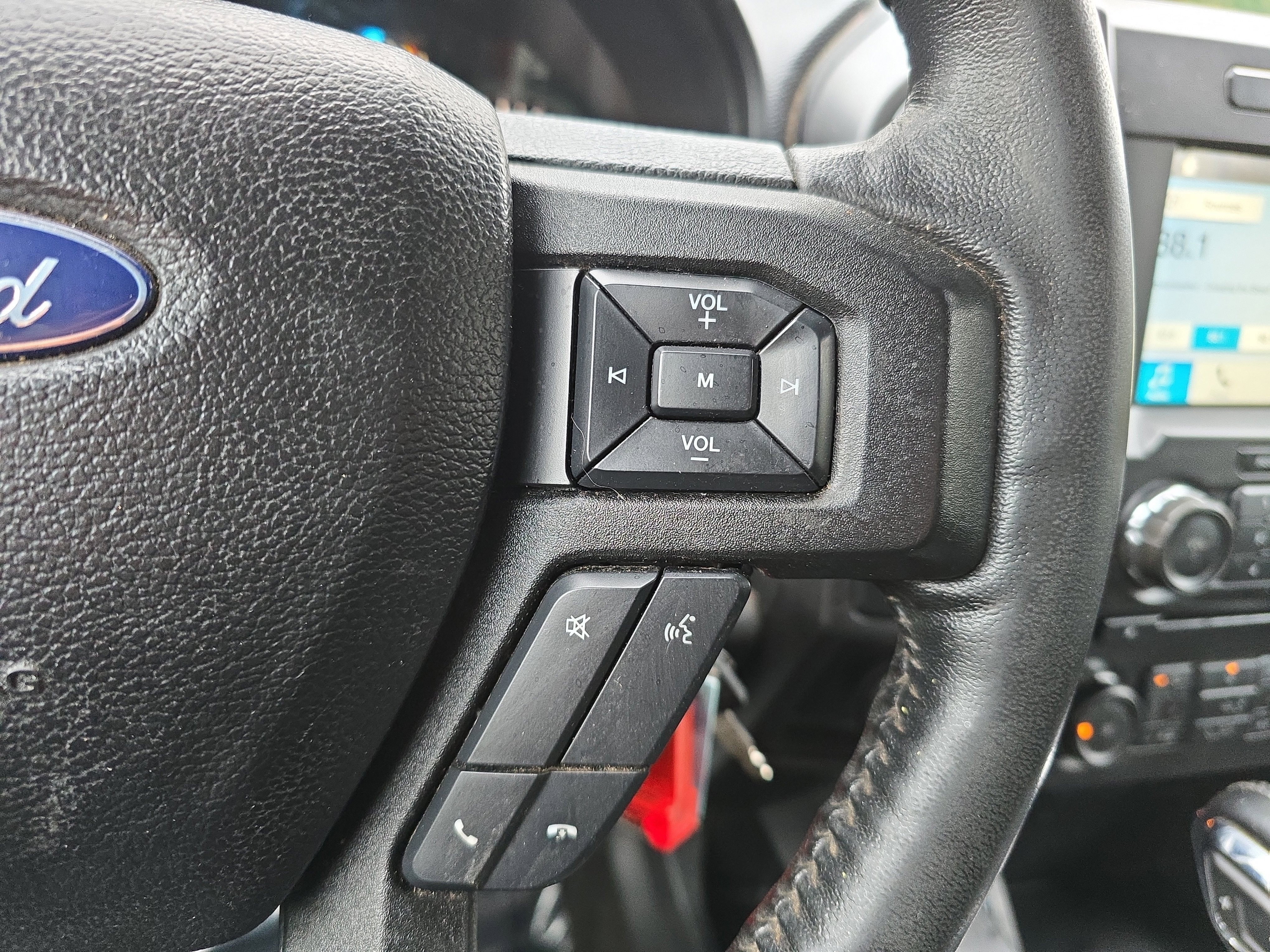 Used 2018 Ford F150 XLT w/ Equipment Group 302A Luxury image 17