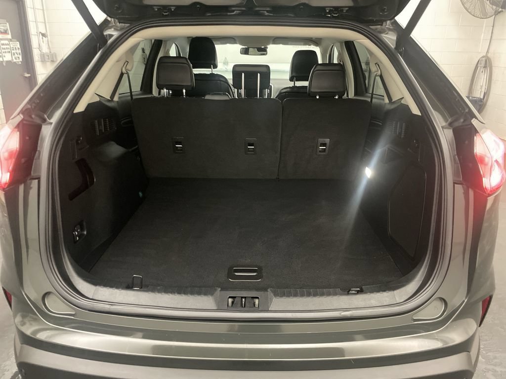 Used 2023 Ford Edge Titanium AWD/4WD image 19