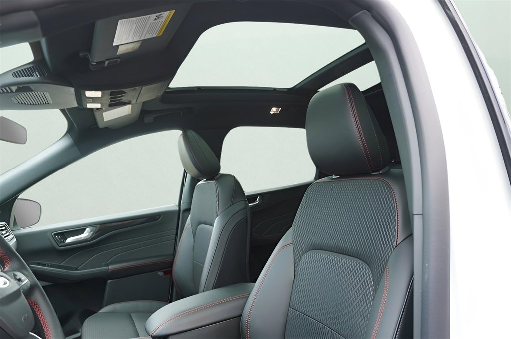 New 2025 Ford Escape ST-Line Elite w/ Class II Trailer Tow Package image 14