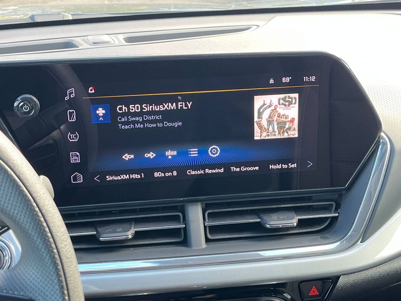 Used 2025 Chevrolet Trax LT image 21