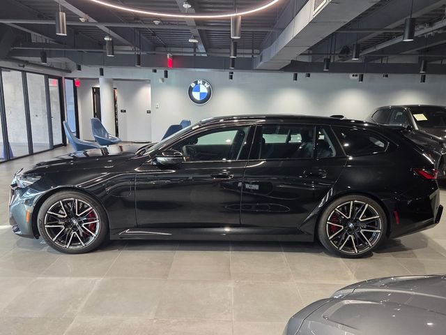 Used 2026 BMW M5 Touring AWD/4WD image 4