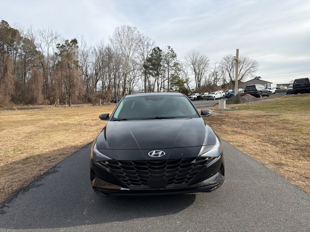Used 2023 Hyundai Elantra Limited image 2