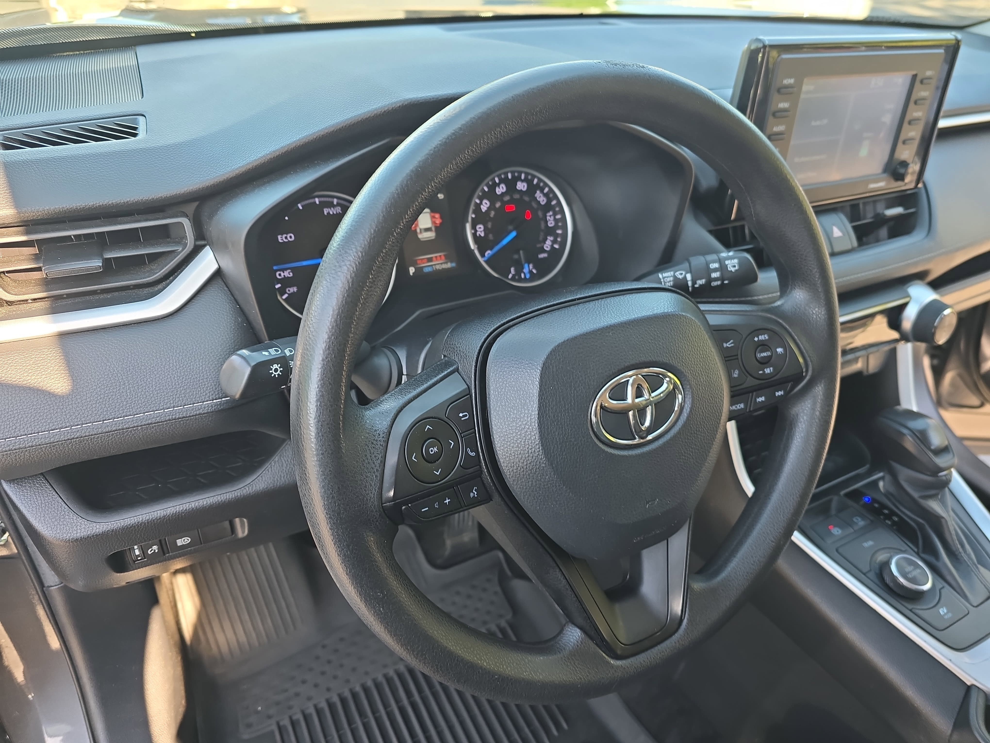 Used 2022 Toyota RAV4 XLE AWD/4WD image 14
