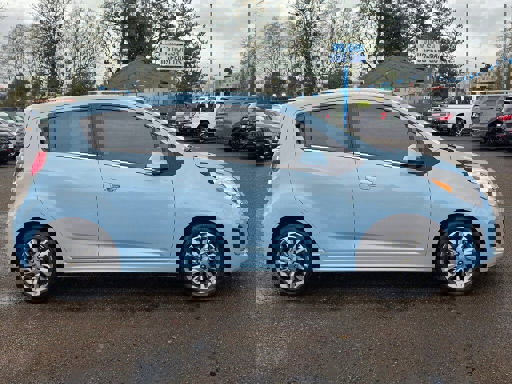 Used 2015 Chevrolet Spark LT image 27