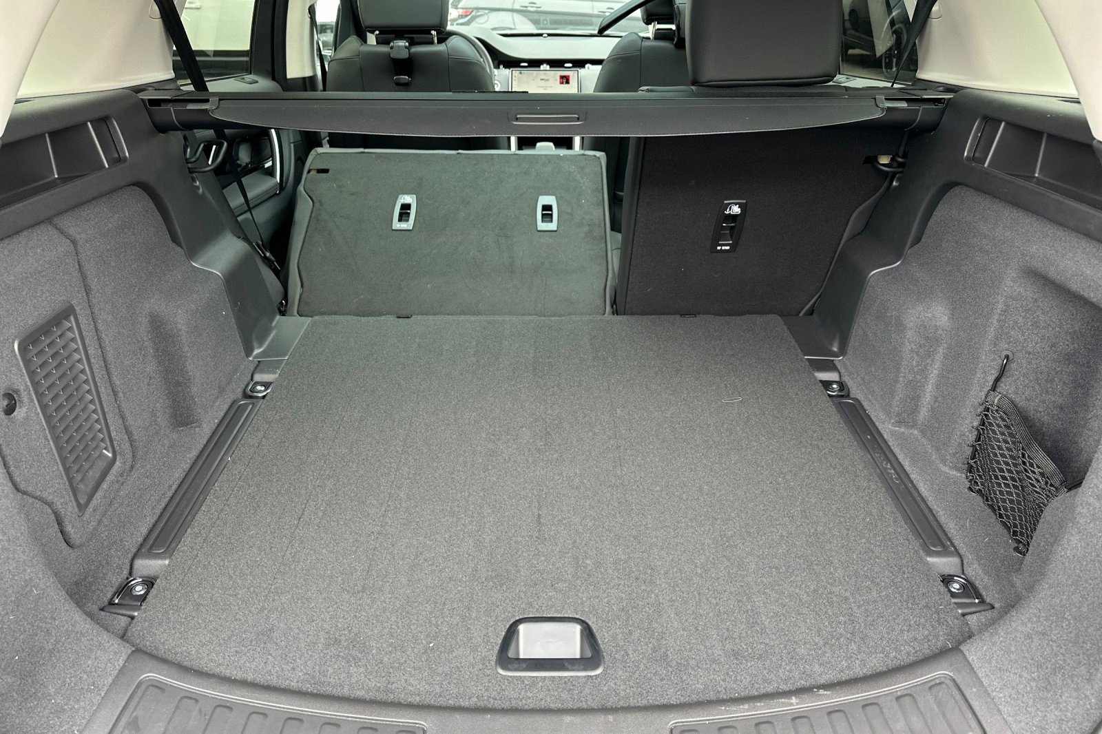 Used 2025 Land Rover Discovery Sport S image 33